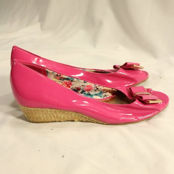 LIV & MADDIE Pink Patent Leather Bow Front Peep Toe Wedges Size 6 - Picture 7 of 10